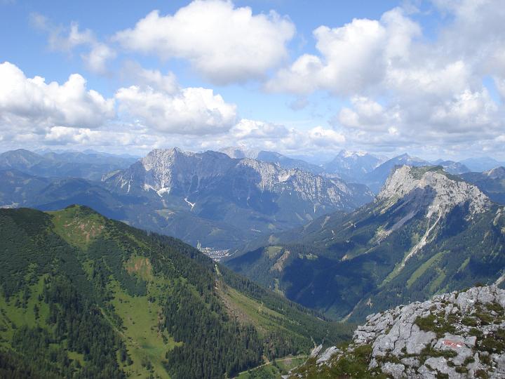 02 Blick nach Eisenerz, Kaiserschild und Pfaffenstein.JPG